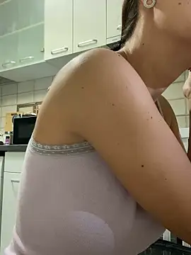 Snapshot of Anna_Nobel chatting on 11/13/25, 04:33 Anna Nobel online show from 11/13/25, 04:33