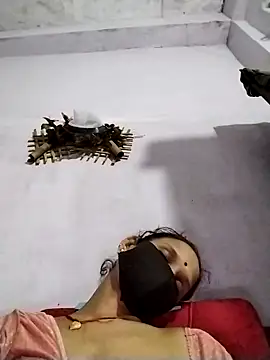 Snapshot of Soniy-Maax chatting on 09/19/25, 04:40 Soniy-Maax online show from 09/19/25, 04:40