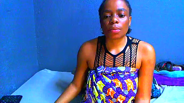 SMALLBOOBSXX online show from 06/11/26, 05:33