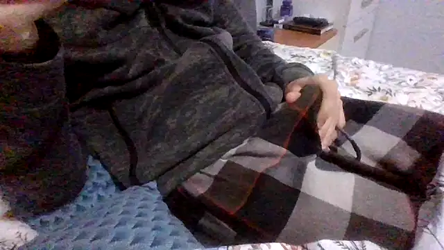 Snapshot of tipetto06 chatting on 10/15/25, 08:20 tipetto06 online show from 10/15/25, 08:20