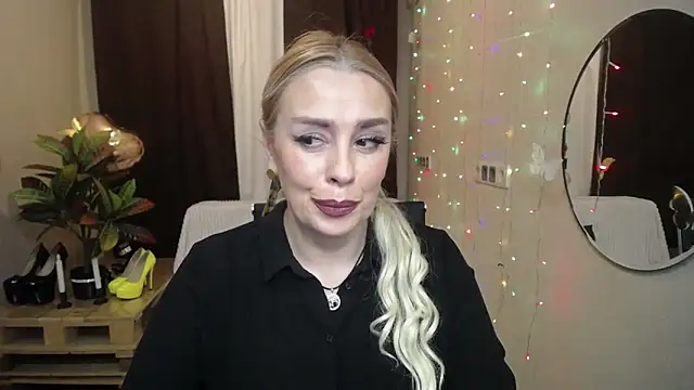 Snapshot of KatrinaCharm chatting on 03/22/25, 04:26 KatrinaCharm online show from 03/22/25, 04:26