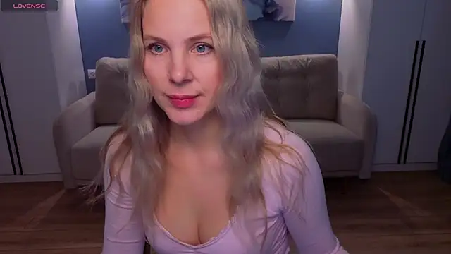 Snapshot of MelanieBennett chatting on 05/10/26, 06:07 MelanieBennett online show from 05/10/26, 06:07