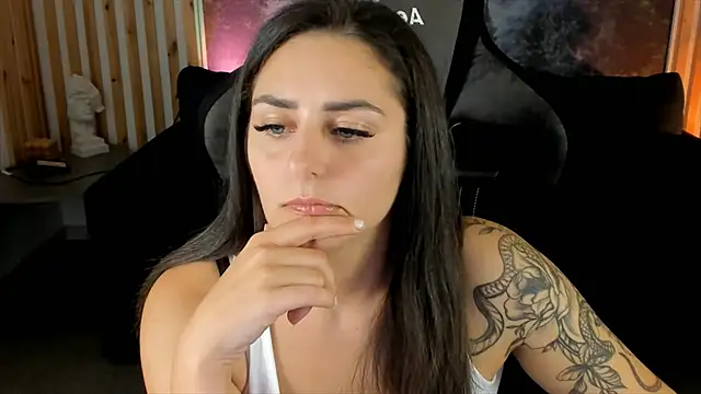 Snapshot of ValeriiMills chatting on 09/19/25, 02:40 ValeriiMills online show from 09/19/25, 02:40