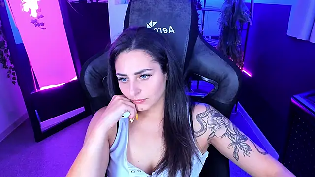 Snapshot of ValeriiMills chatting on 09/22/25, 03:47 ValeriiMills online show from 09/22/25, 03:47