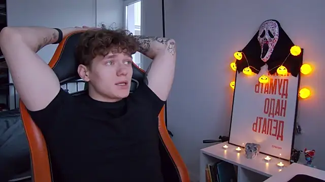 DanyDavis online show from 10/24/25, 12:12