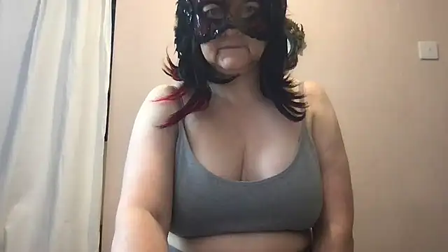 Snapshot of Raven_Magical_Milf chatting on 10/25/25, 07:49 Raven Magical Milf online show from 10/25/25, 07:49