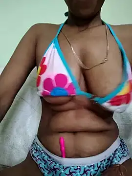 Snapshot of Desi_Bhabi_01 chatting on 10/17/25, 10:51 Desi Bhabi 01 online show from 10/17/25, 10:51