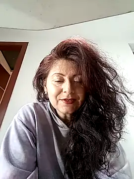 Snapshot of lunadicty chatting on 11/06/25, 11:37 lunadicty online show from 11/06/25, 11:37