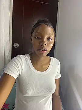 Snapshot of Meegannhill chatting on 11/13/25, 12:37 Meegannhill online show from 11/13/25, 12:37