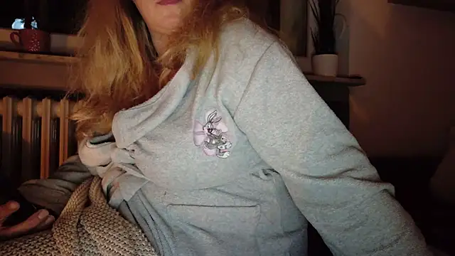 Snapshot of chupasexy chatting on 11/24/25, 08:19 chupasexy online show from 11/24/25, 08:19