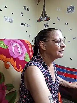 katrina perez online show from 10/11/25, 09:35