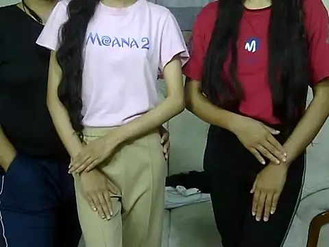 Snapshot of SistersLove3 chatting on 03/23/25, 04:16 SistersLove3 online show from 03/23/25, 04:16