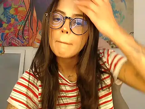 Snapshot of Sweetcandy18_Little chatting on 10/15/25, 09:59 Sweetcandy18 Little online show from 10/15/25, 09:59