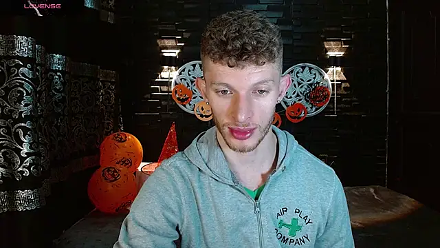 Snapshot of andrewxbi chatting on 10/24/25, 11:17 andrewxbi online show from 10/24/25, 11:17