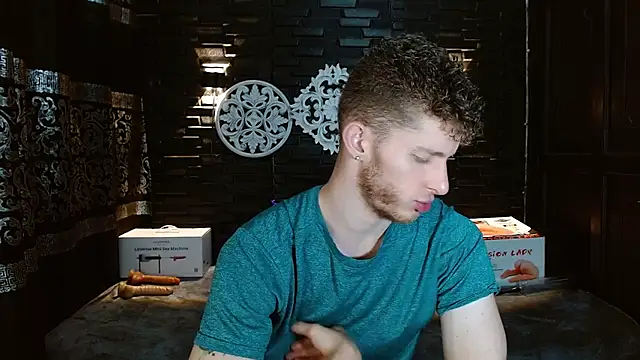 Snapshot of andrewxbi chatting on 11/24/25, 11:54 andrewxbi online show from 11/24/25, 11:54