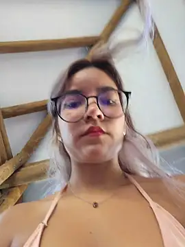 Pretty roxxyy online show from 12/14/25, 12:10