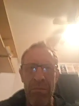 moasslicker online show from 11/17/25, 02:50