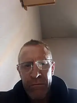 moasslicker online show from 12/17/25, 03:40