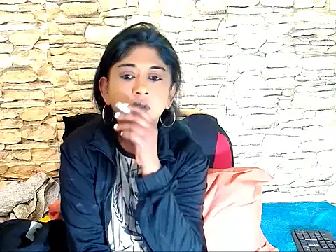 Snapshot of IndianPleasurez1 chatting on 09/29/25, 05:40 IndianPleasurez1 online show from 09/29/25, 05:40