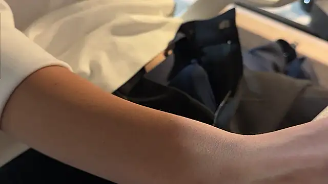 Snapshot of satoshi1008 chatting on 10/30/25, 03:35 satoshi1008 online show from 10/30/25, 03:35