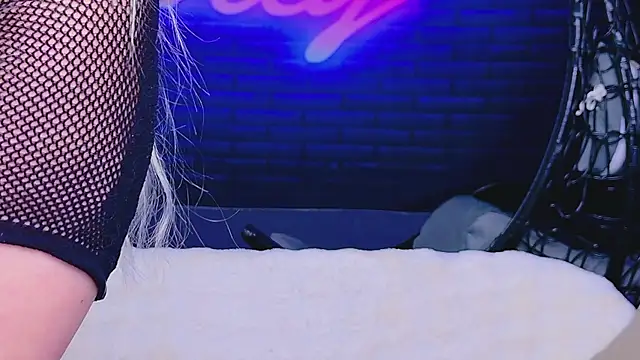 AlessiaCroft online show from 05/21/26, 03:57