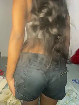 selena mia online show from 02/13/26, 07:43