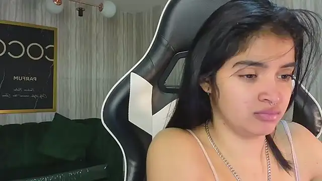 clementine t online show from 11/18/25, 12:31