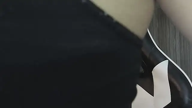 clementine t online show from 11/19/25, 01:00