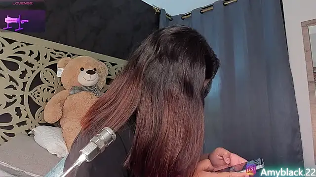 Amyblack   online show from 11/10/25, 12:42