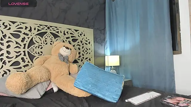 Amyblack   online show from 12/18/25, 01:33