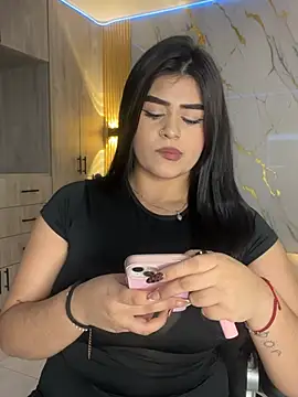 Kariina  69 online show from 02/05/26, 03:44