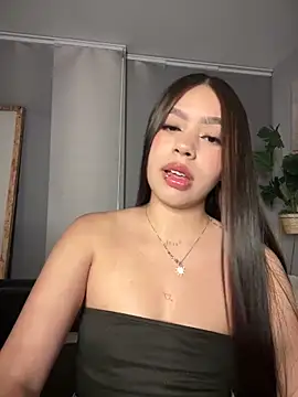 Snapshot of Cristina_pinkk chatting on 01/06/26, 04:49 Cristina pinkk online show from 01/06/26, 04:49