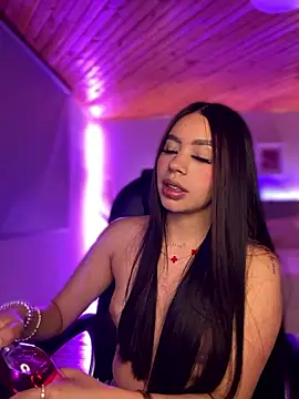 Snapshot of Cristina_pinkk chatting on 01/13/26, 05:57 Cristina pinkk online show from 01/13/26, 05:57