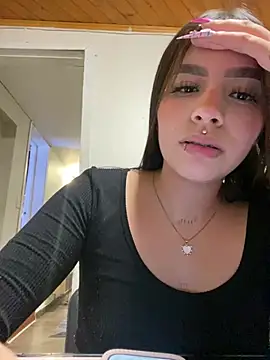 Snapshot of Cristina_pinkk chatting on 02/12/26, 02:39 Cristina pinkk online show from 02/12/26, 02:39