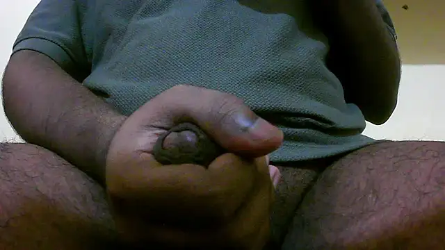 Snapshot of theChillGuy691 chatting on 10/21/25, 04:02 theChillGuy691 online show from 10/21/25, 04:02