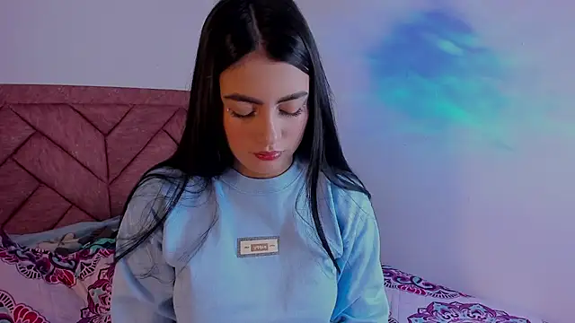 Snapshot of mialeia01 chatting on 09/24/25, 08:34 mialeia01 online show from 09/24/25, 08:34