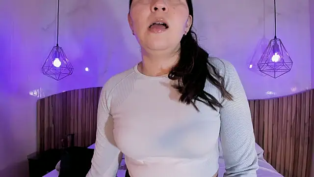 Snapshot of AlissaJoness chatting on 02/02/26, 11:31 AlissaJoness online show from 02/02/26, 11:31