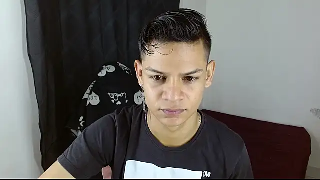 Snapshot of axce1_boy24 chatting on 03/21/25, 02:07 axce1 boy24 online show from 03/21/25, 02:07