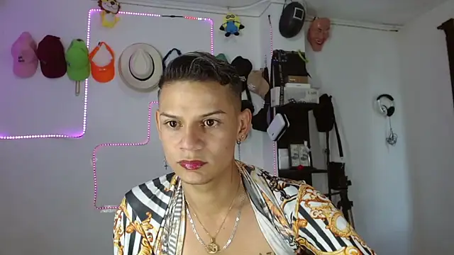 Snapshot of axce1_boy24 chatting on 09/10/25, 06:41 axce1 boy24 online show from 09/10/25, 06:41