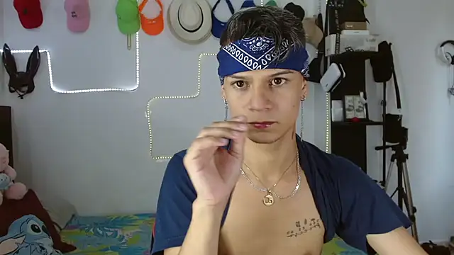 Snapshot of axce1_boy24 chatting on 09/11/25, 06:19 axce1 boy24 online show from 09/11/25, 06:19