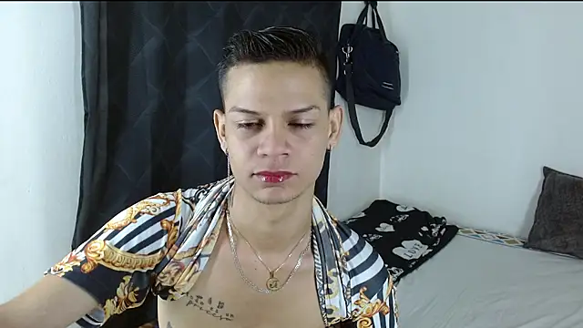 Snapshot of axce1_boy24 chatting on 10/08/25, 12:03 axce1 boy24 online show from 10/08/25, 12:03