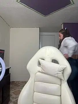 Baby  Otaku online show from 10/04/25, 07:56