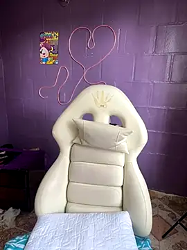 Baby  Otaku online show from 10/09/25, 07:23