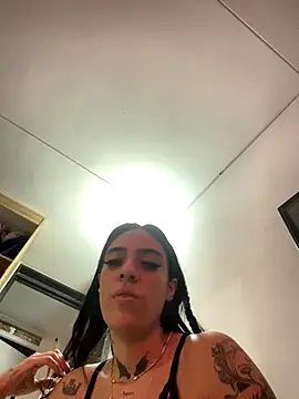 Snapshot of SamanthaAdele chatting on 10/11/25, 11:42 SamanthaAdele online show from 10/11/25, 11:42