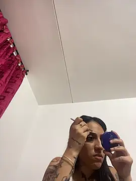 Snapshot of SamanthaAdele chatting on 10/29/25, 10:17 SamanthaAdele online show from 10/29/25, 10:17