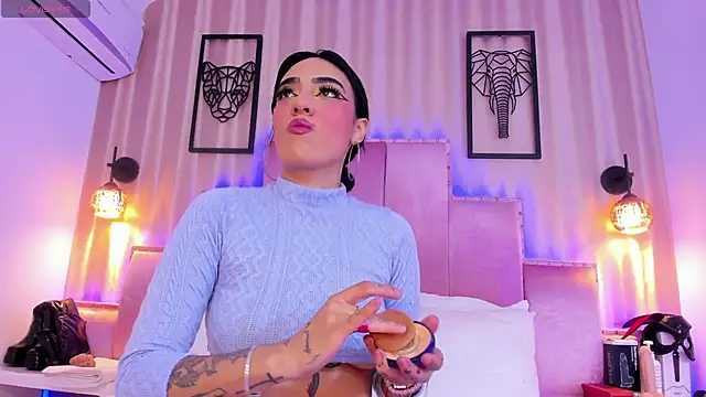 Snapshot of SamanthaAdele chatting on 11/16/25, 02:00 SamanthaAdele online show from 11/16/25, 02:00