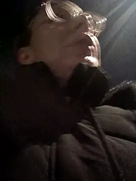 Snapshot of kinkikatie69 chatting on 11/29/25, 03:31 kinkikatie69 online show from 11/29/25, 03:31