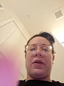 Snapshot of kinkikatie69 chatting on 02/11/26, 01:27 kinkikatie69 online show from 02/11/26, 01:27