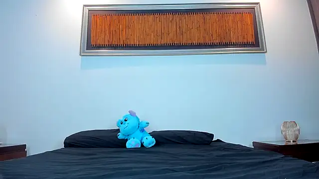 Bella  hamilton online show from 06/11/26, 02:00