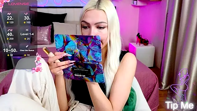 LinaLirian online show from 10/08/25, 01:42